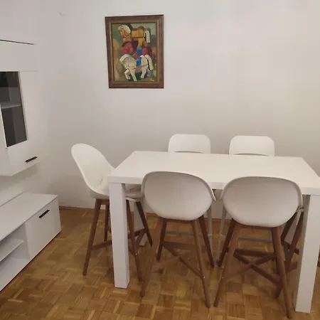 Apartament 3-zimmer-wohnung-kalvariengurtel *