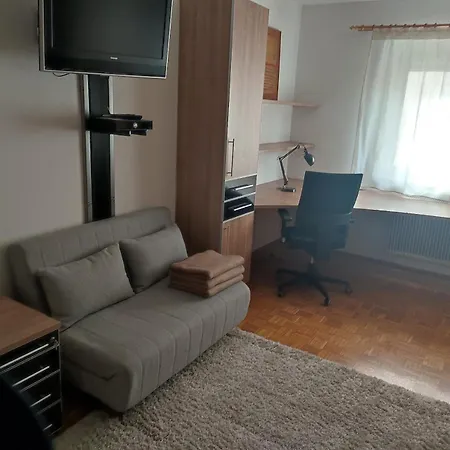 3-zimmer-wohnung-kalvariengurtel Apartment